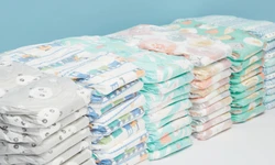 Wasbare luiers op een stapel
