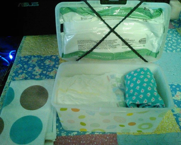 Luiertas Life hack geopende doosje met het verschoonmatje eruit gehaald