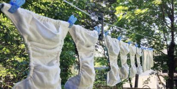 Wasbare luiers aan de waslijn Wasbare luiers aan de waslijn